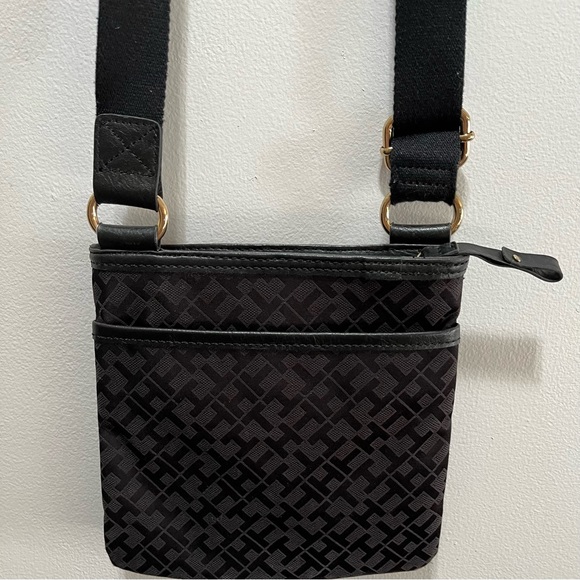 TOMMY HILFIGER Black Canvas with Leather Trim Crossbody Bag/Purse/Tote/Pouch - Picture 4 of 11